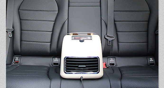 车内空气净化器